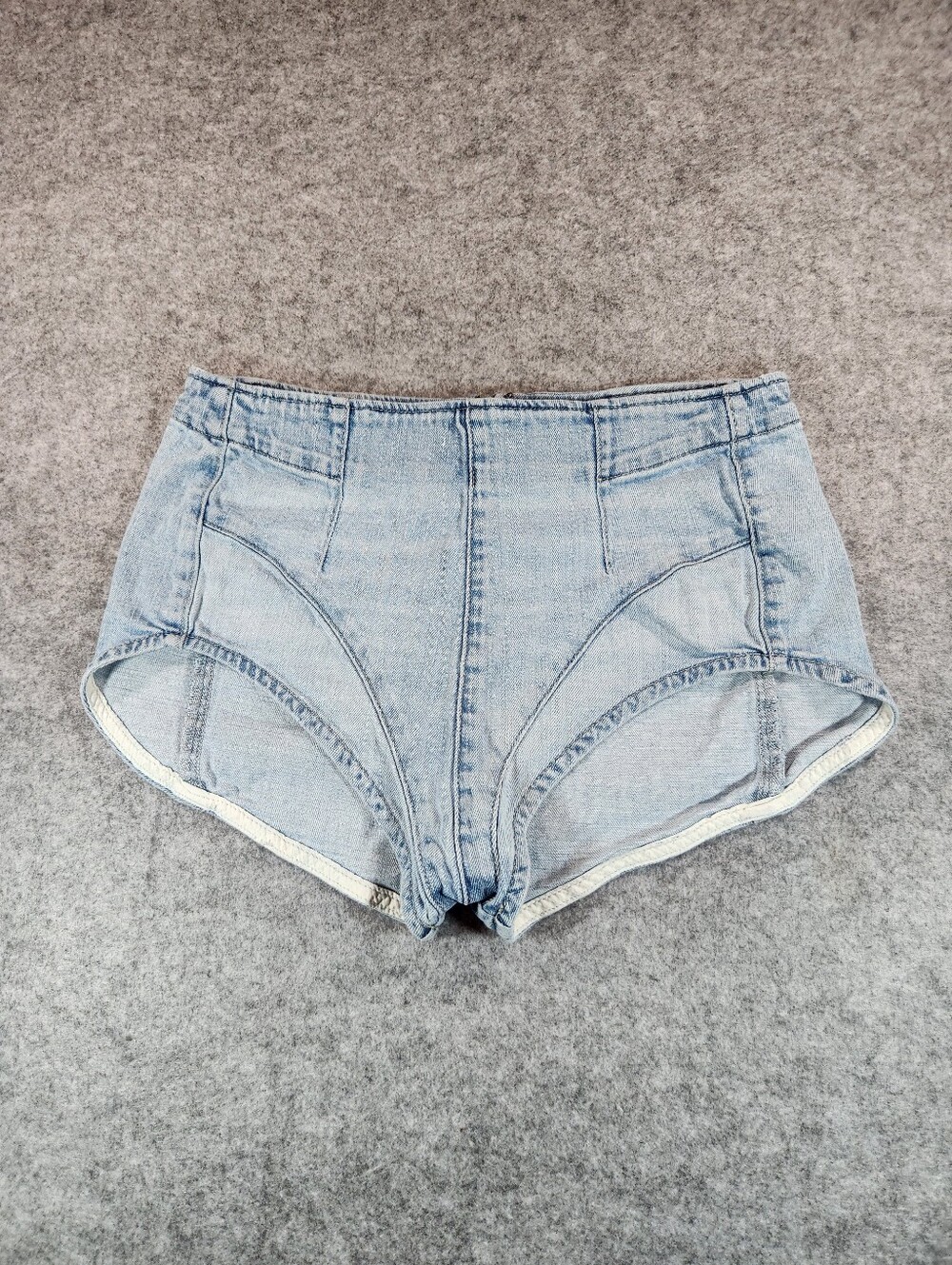 We The Free High-Rise Faded Light Blue Denim Short Undie Small